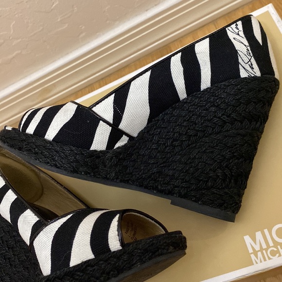 Wedge Heels - Picture 6 of 8